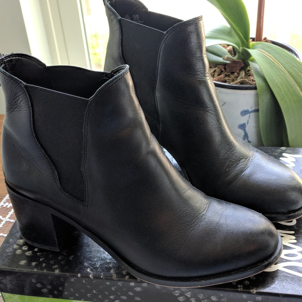 Sam Edelman Black Leather Ankle Boots Size 7.5